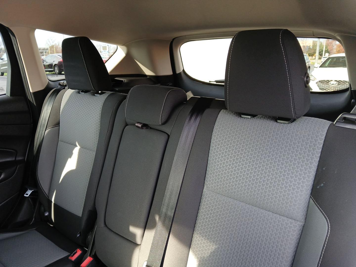 2017 Ford Escape SE 4WD (1FMCU9GD6HU) with an 1.5L L4 DOHC 16V engine, 6-Speed Automatic transmission, located at 880 E. National Road, OH, 45377, (937) 908-9800, 39.891918, -84.183975 - Photo#9