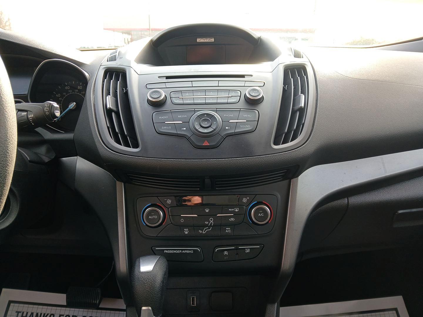 2017 Ford Escape SE 4WD (1FMCU9GD6HU) with an 1.5L L4 DOHC 16V engine, 6-Speed Automatic transmission, located at 880 E. National Road, OH, 45377, (937) 908-9800, 39.891918, -84.183975 - Photo#12