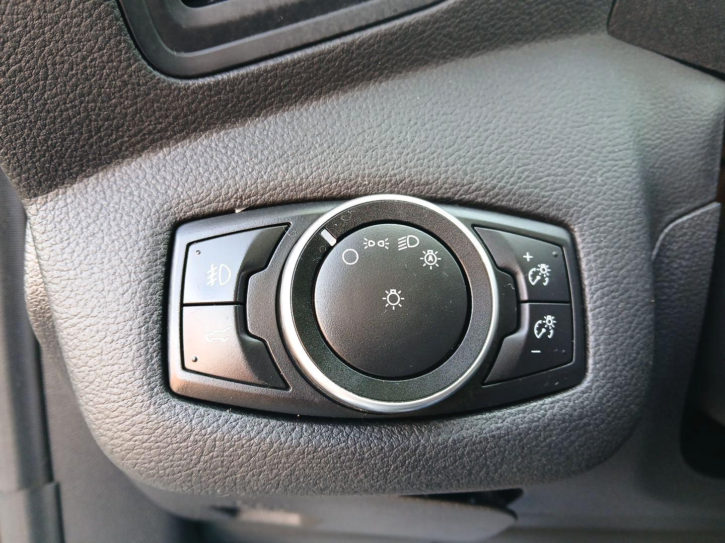 2017 Ford Escape SE 4WD (1FMCU9GD6HU) with an 1.5L L4 DOHC 16V engine, 6-Speed Automatic transmission, located at 880 E. National Road, OH, 45377, (937) 908-9800, 39.891918, -84.183975 - Photo#16