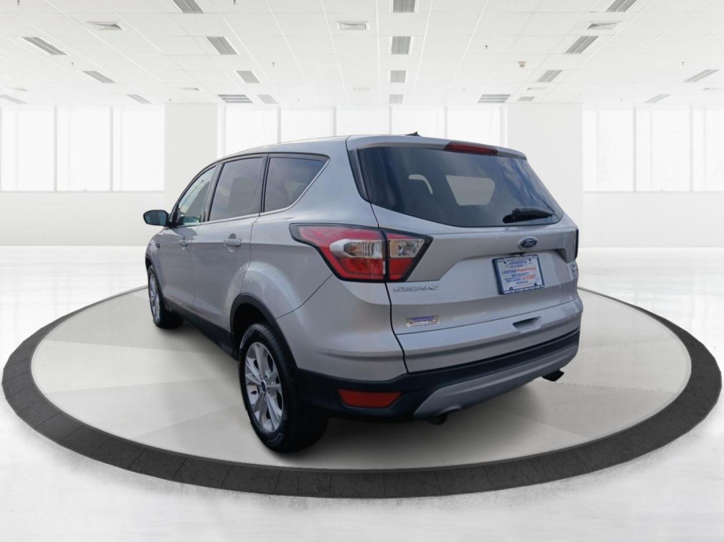 2017 Ford Escape SE 4WD (1FMCU9GD6HU) with an 1.5L L4 DOHC 16V engine, 6-Speed Automatic transmission, located at 880 E. National Road, OH, 45377, (937) 908-9800, 39.891918, -84.183975 - Photo#4