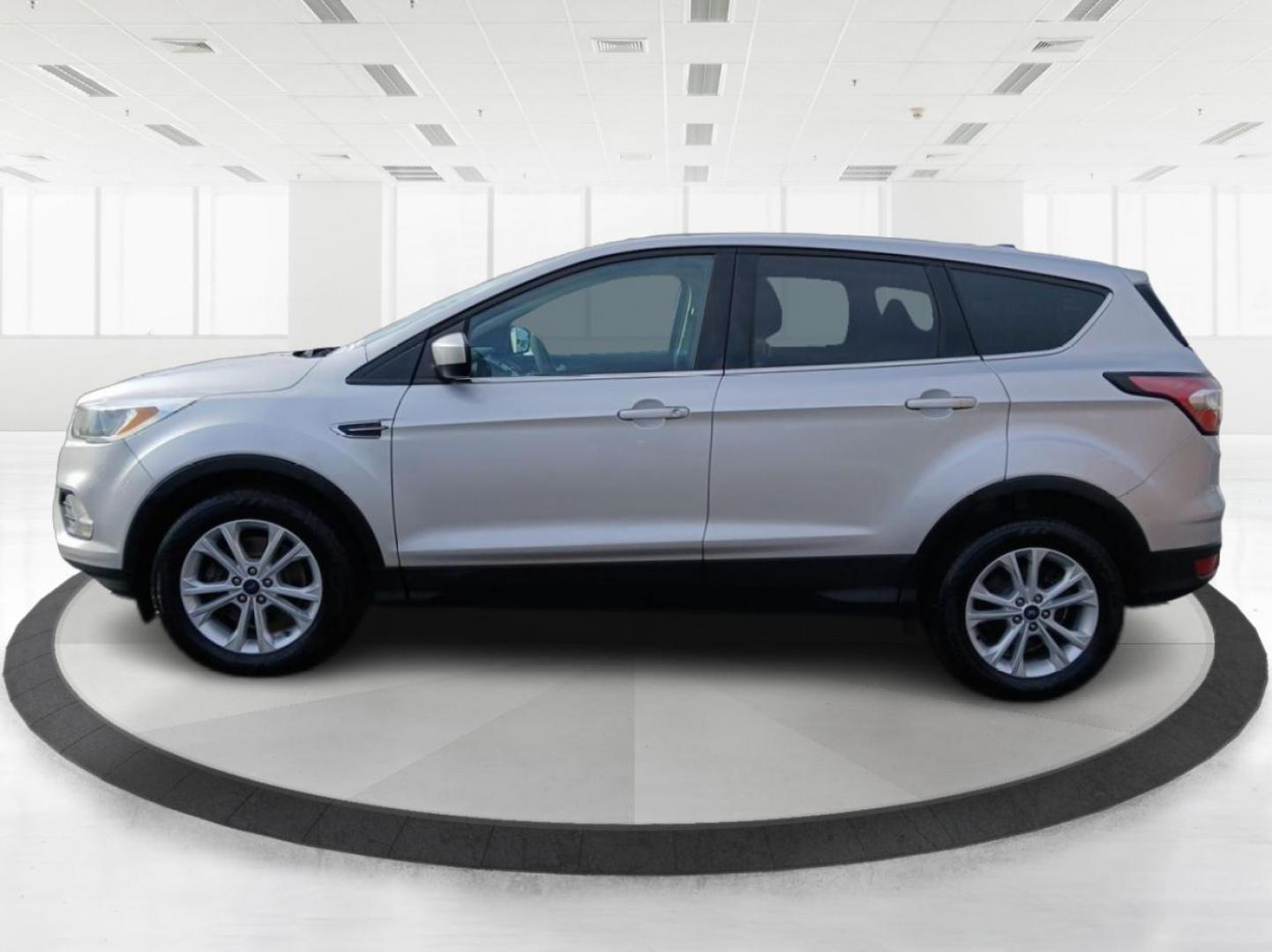 2017 Ford Escape SE 4WD (1FMCU9GD6HU) with an 1.5L L4 DOHC 16V engine, 6-Speed Automatic transmission, located at 880 E. National Road, OH, 45377, (937) 908-9800, 39.891918, -84.183975 - Photo#5