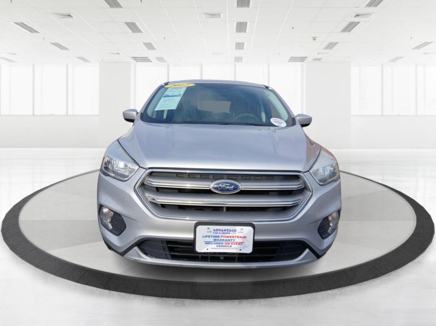 2017 Ford Escape SE 4WD (1FMCU9GD6HU) with an 1.5L L4 DOHC 16V engine, 6-Speed Automatic transmission, located at 880 E. National Road, OH, 45377, (937) 908-9800, 39.891918, -84.183975 - Photo#6