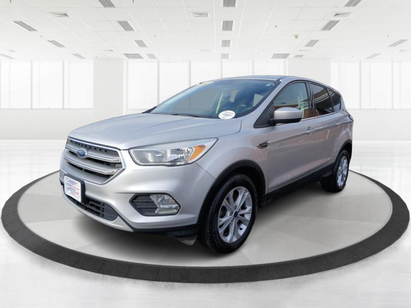 2017 Ford Escape SE 4WD (1FMCU9GD6HU) with an 1.5L L4 DOHC 16V engine, 6-Speed Automatic transmission, located at 880 E. National Road, OH, 45377, (937) 908-9800, 39.891918, -84.183975 - Photo#7