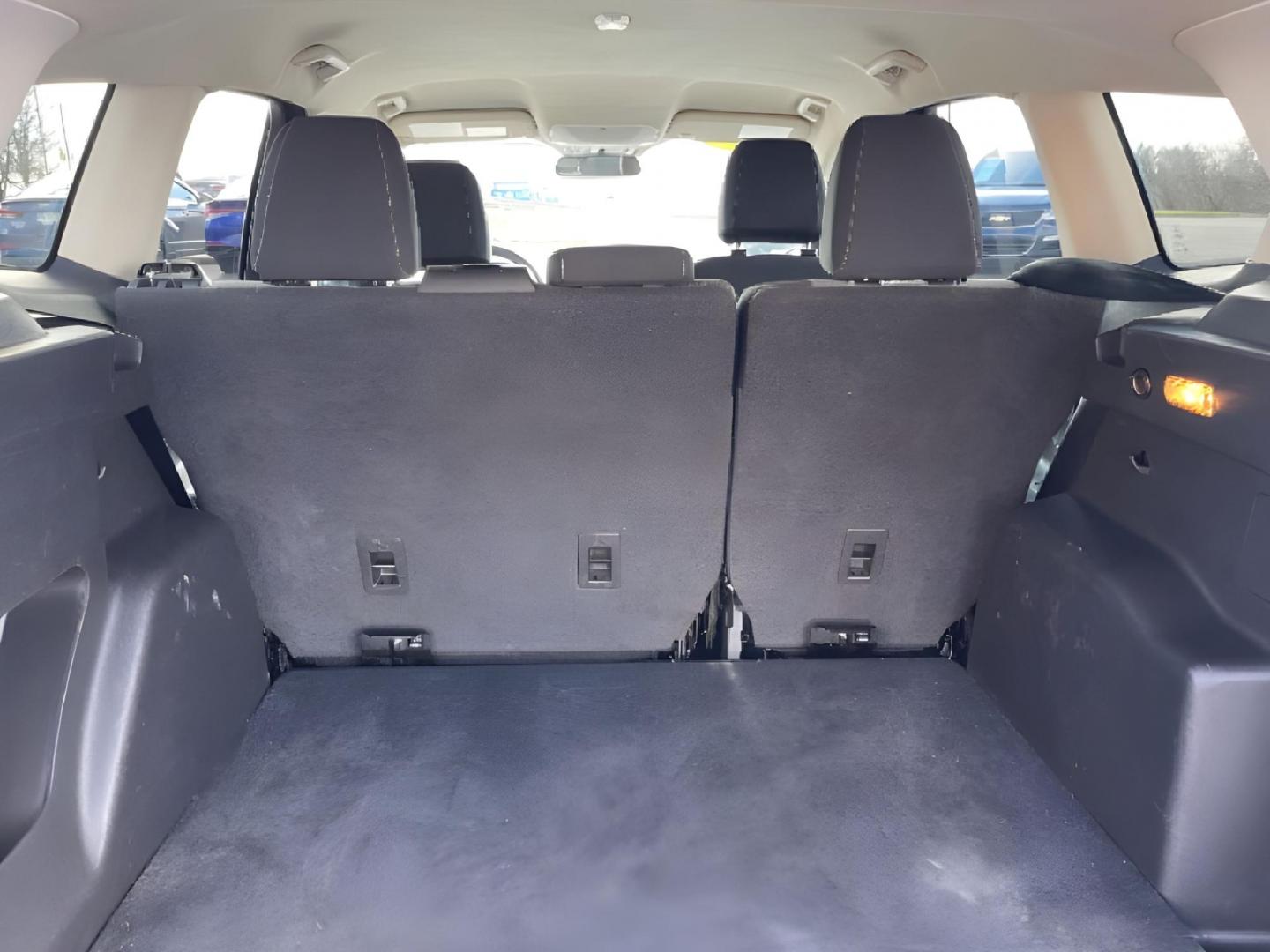 2017 Ford Escape SE 4WD (1FMCU9GD4HU) with an 1.5L L4 DOHC 16V engine, 6-Speed Automatic transmission, located at 401 Woodman Dr, Riverside, OH, 45431, (937) 908-9800, 39.761024, -84.120956 - Photo#11