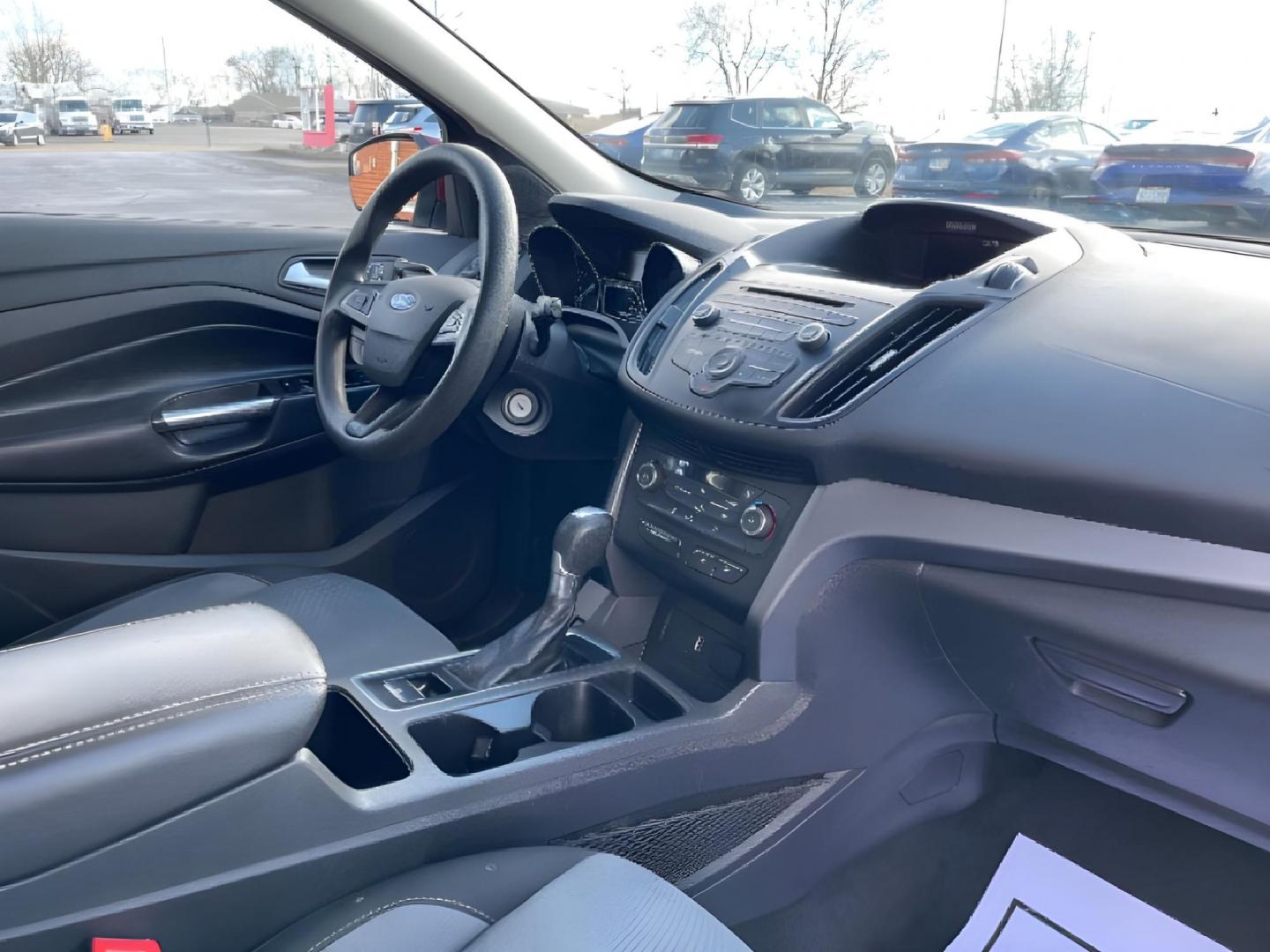 2017 Ford Escape SE 4WD (1FMCU9GD4HU) with an 1.5L L4 DOHC 16V engine, 6-Speed Automatic transmission, located at 401 Woodman Dr, Riverside, OH, 45431, (937) 908-9800, 39.761024, -84.120956 - Photo#7