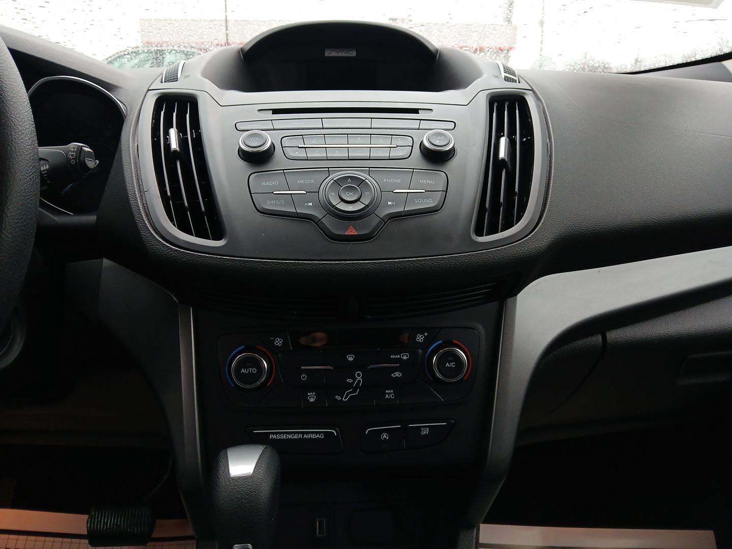 2017 Ford Escape SE FWD (1FMCU0GD3HU) with an 1.5L L4 DOHC 16V engine, 6-Speed Automatic transmission, located at 1951 S Dayton Lakeview Rd., New Carlisle, OH, 45344, (937) 908-9800, 39.890999, -84.050255 - Photo#11