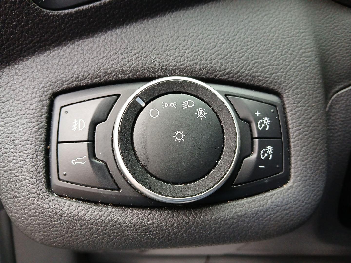2017 Ford Escape SE FWD (1FMCU0GD3HU) with an 1.5L L4 DOHC 16V engine, 6-Speed Automatic transmission, located at 1951 S Dayton Lakeview Rd., New Carlisle, OH, 45344, (937) 908-9800, 39.890999, -84.050255 - Photo#15