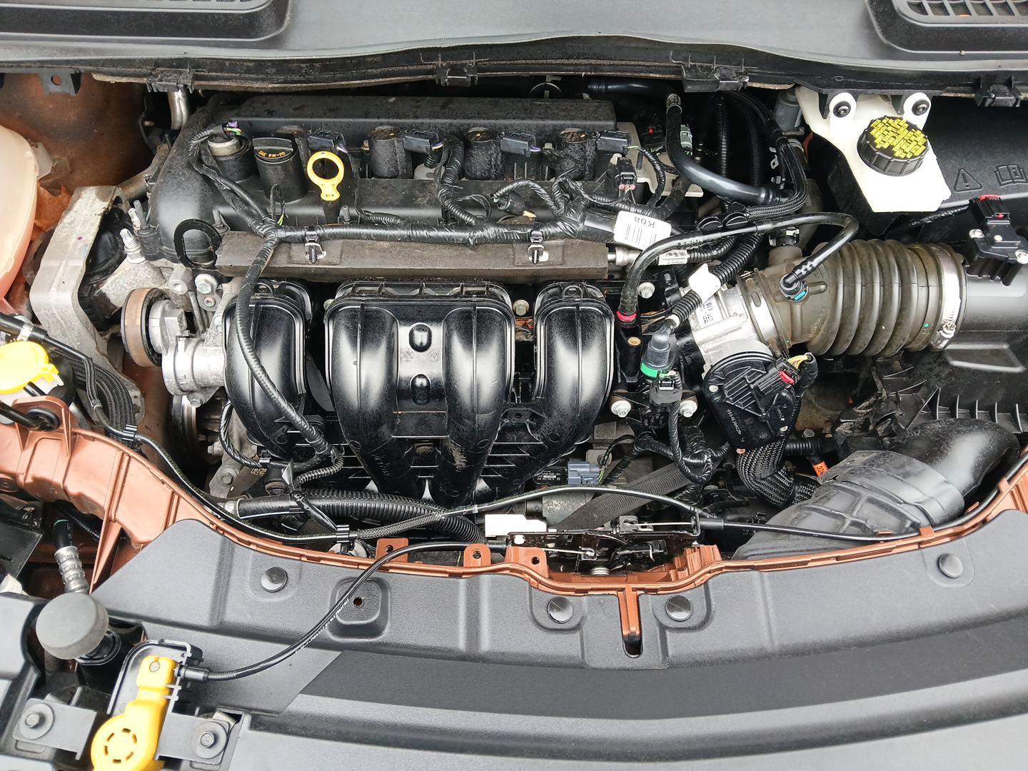 2017 Ford Escape S FWD (1FMCU0F77HU) with an 2.5L L4 DOHC 16V engine, 6-Speed Automatic transmission, located at 880 E. National Road, OH, 45377, (937) 908-9800, 39.891918, -84.183975 - Photo#10