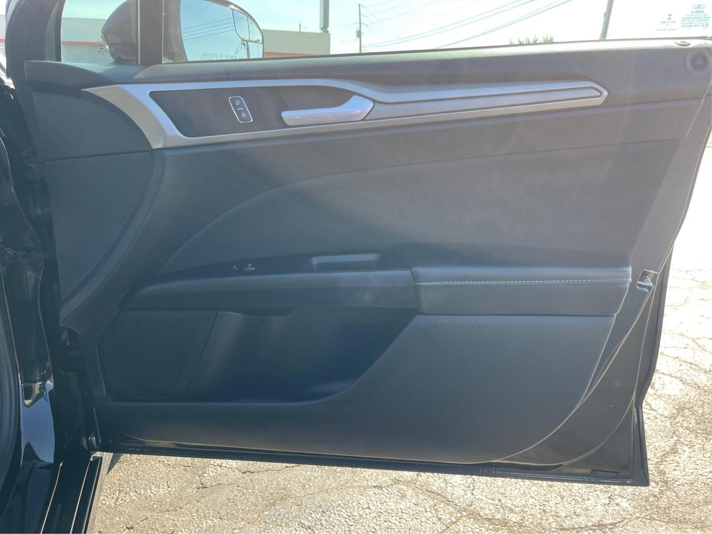 2017 Ford Fusion SE (3FA6P0HD1HR) with an 1.5L L4 DOHC 16V engine, 6-Speed Automatic transmission, located at 880 E. National Road, OH, 45377, (937) 908-9800, 39.891918, -84.183975 - Photo#19