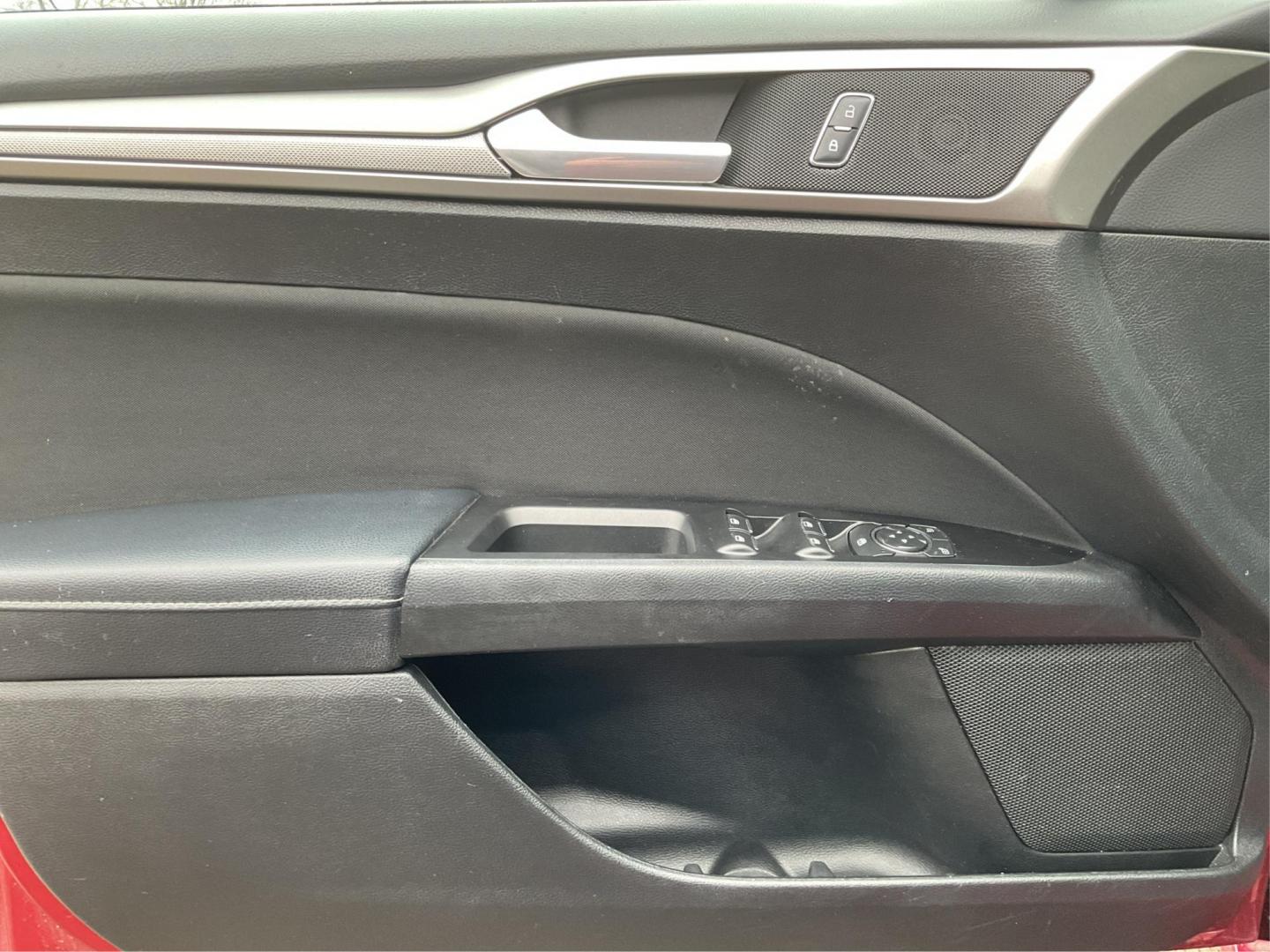 2017 Ford Fusion SE (3FA6P0H7XHR) with an Other engine, located at 1184 Kauffman Ave, Fairborn, OH, 45324, (937) 908-9800, 39.807072, -84.031563 - Photo#18