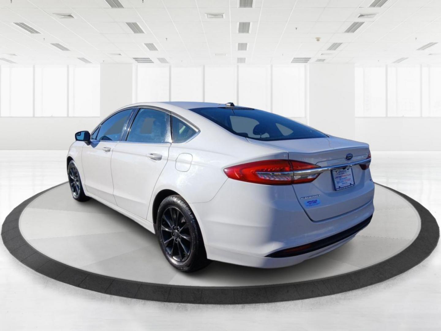 2017 Ford Fusion SE (3FA6P0H74HR) with an 2.5L L4 DOHC 16V engine, 6-Speed Automatic transmission, located at 401 Woodman Dr, Riverside, OH, 45431, (937) 908-9800, 39.761024, -84.120956 - Photo#4