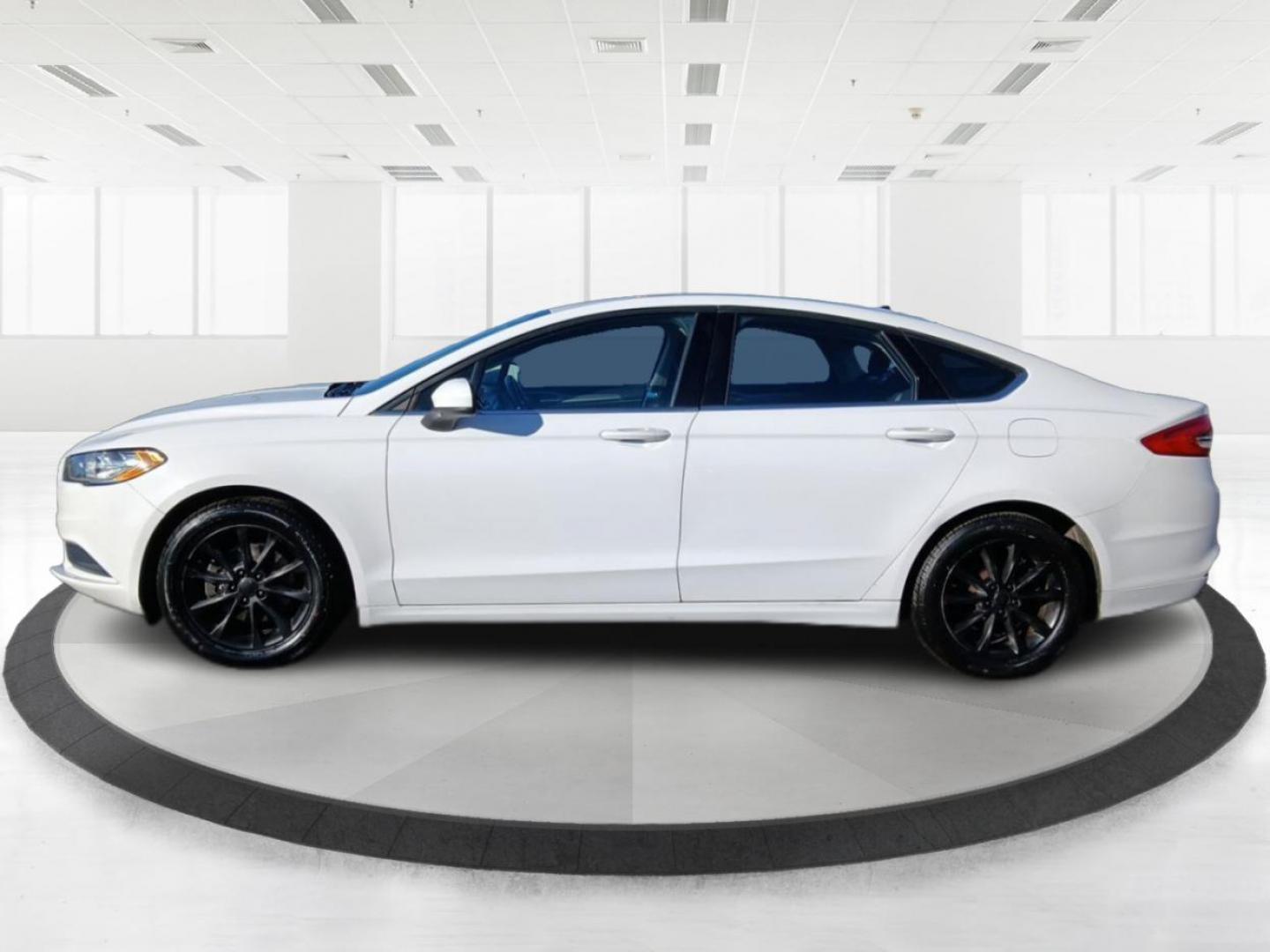 2017 Ford Fusion SE (3FA6P0H74HR) with an 2.5L L4 DOHC 16V engine, 6-Speed Automatic transmission, located at 401 Woodman Dr, Riverside, OH, 45431, (937) 908-9800, 39.761024, -84.120956 - Photo#5