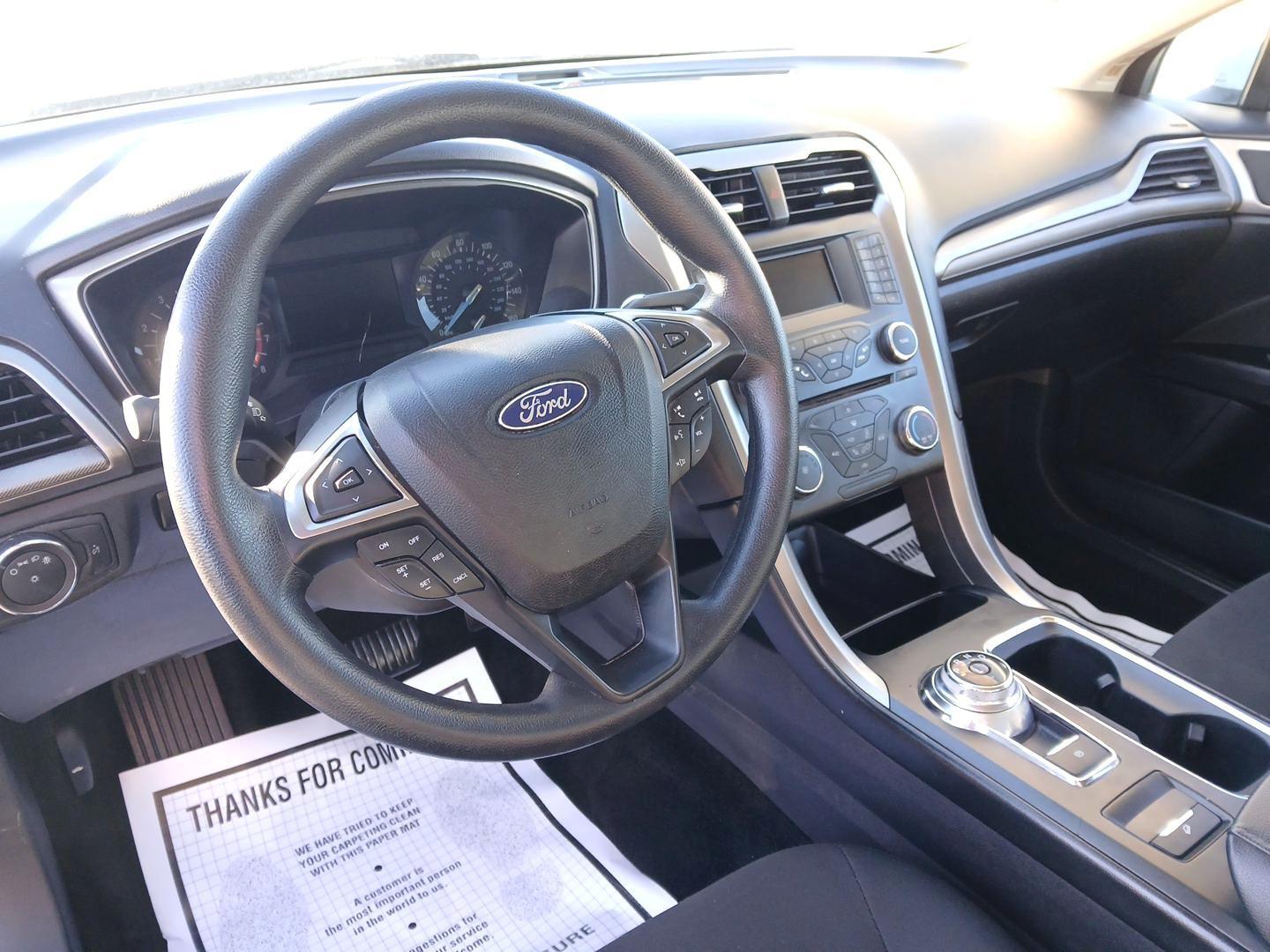2017 Ford Fusion SE (3FA6P0H74HR) with an 2.5L L4 DOHC 16V engine, 6-Speed Automatic transmission, located at 401 Woodman Dr, Riverside, OH, 45431, (937) 908-9800, 39.761024, -84.120956 - Photo#8