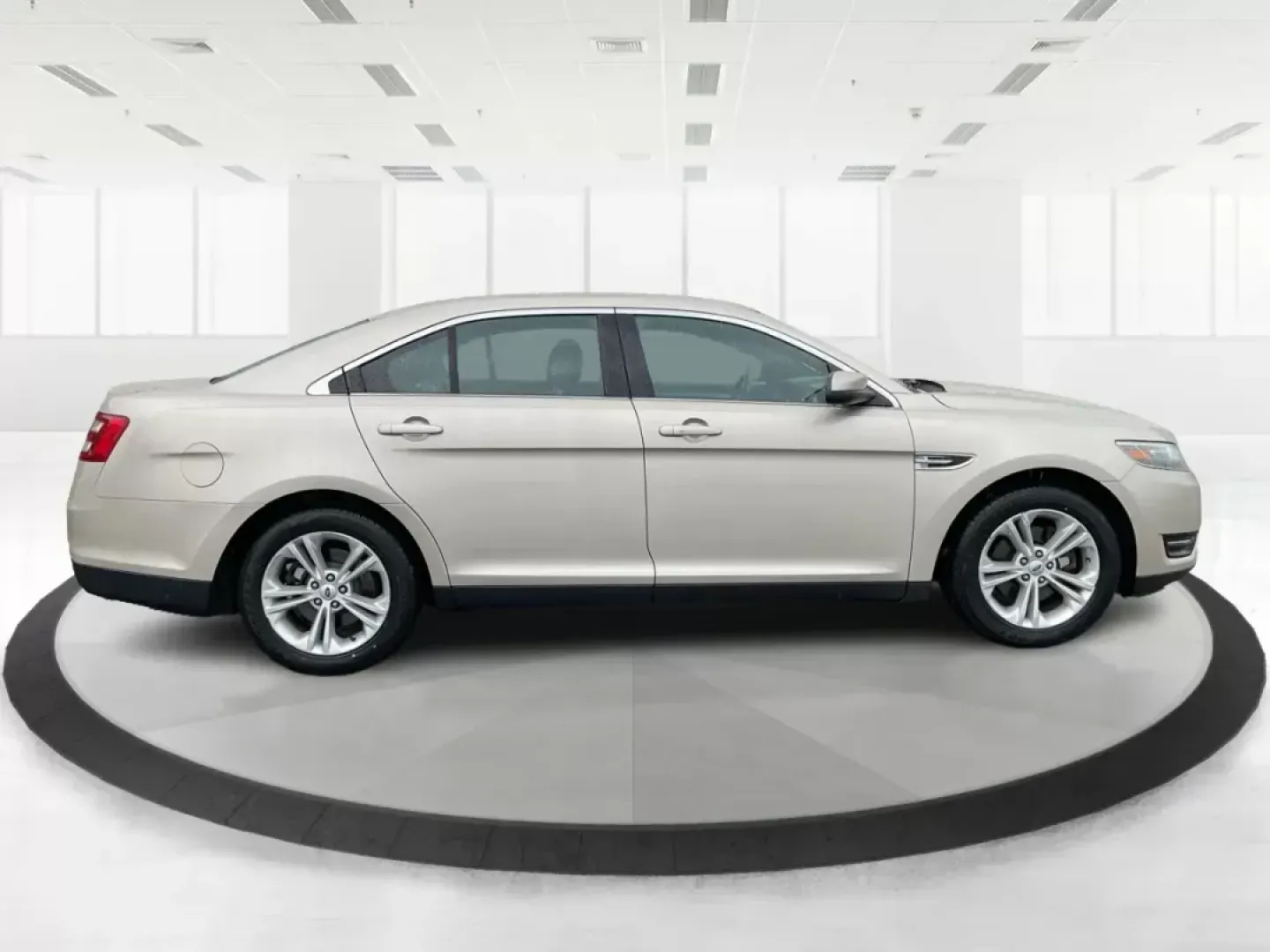 2017 Ford Taurus SEL (1FAHP2E86HG) with an EcoBoost 2L I-4 gasoline direct injection engine, located at 1230 East Main St, Xenia, OH, 45385, (937) 908-9800, 39.688042, -83.910538 - Photo#1