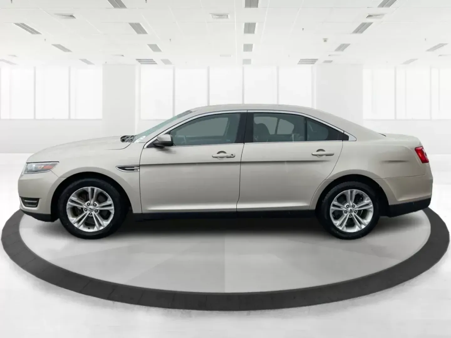 2017 Ford Taurus SEL (1FAHP2E86HG) with an EcoBoost 2L I-4 gasoline direct injection engine, located at 1230 East Main St, Xenia, OH, 45385, (937) 908-9800, 39.688042, -83.910538 - Photo#5