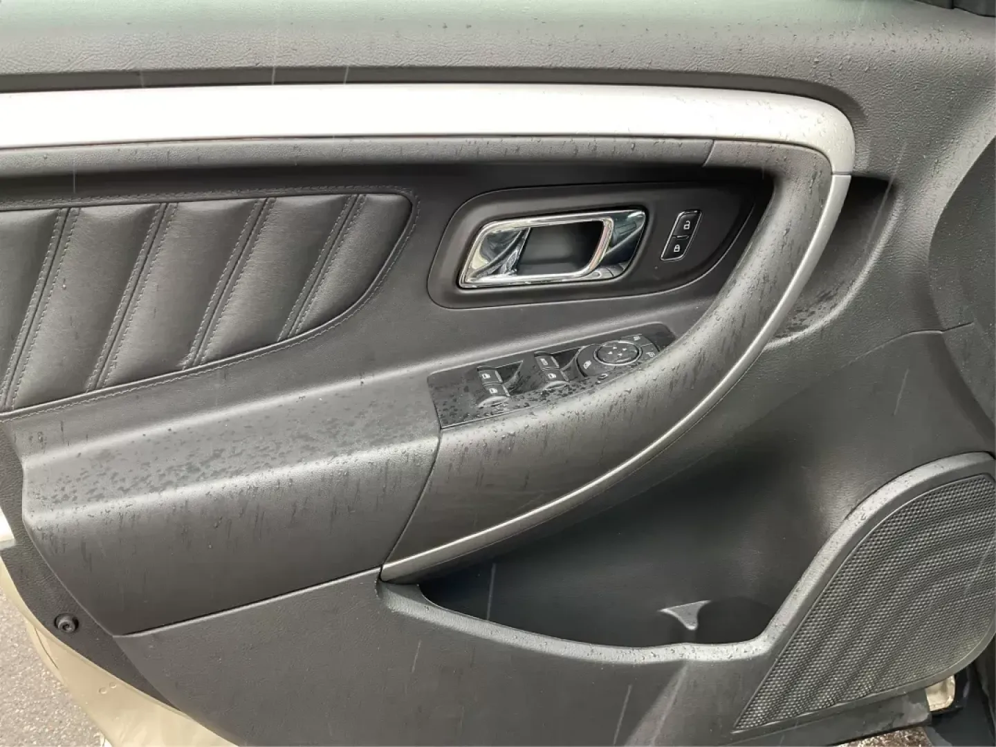 2017 Ford Taurus SEL (1FAHP2E86HG) with an EcoBoost 2L I-4 gasoline direct injection engine, located at 1230 East Main St, Xenia, OH, 45385, (937) 908-9800, 39.688042, -83.910538 - Photo#17