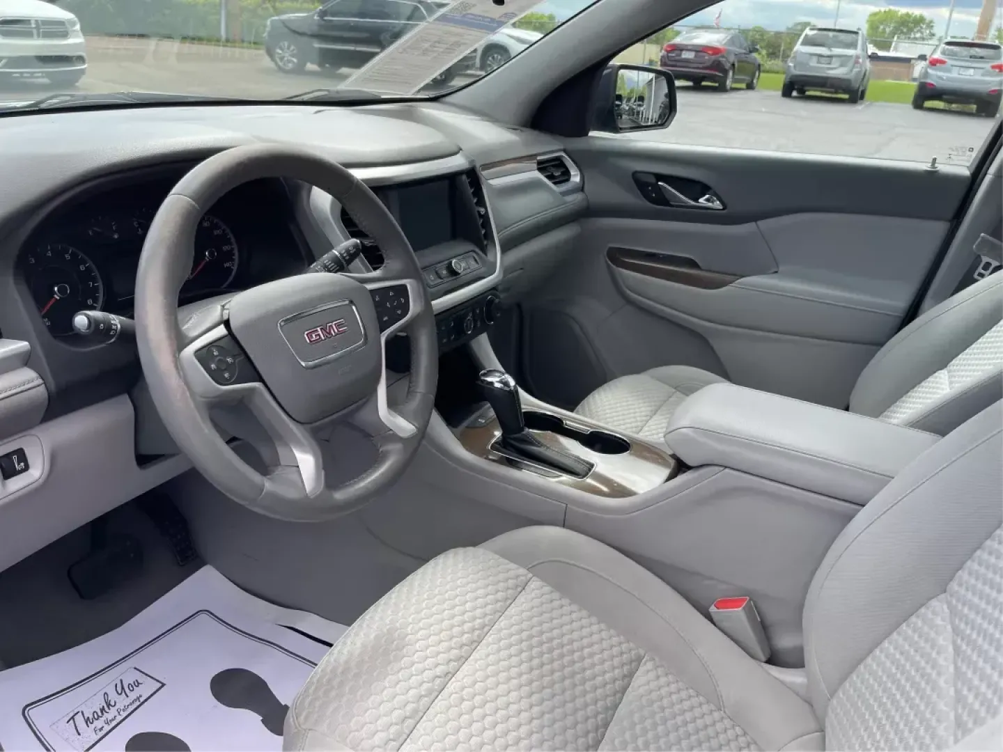 2017 GMC Acadia SLE-1 (1GKKNKLA5HZ) with an 2.5L I-4 gasoline direct injection engine, located at 880 E. National Road, OH, 45377, (937) 908-9800, 39.891918, -84.183975 - Photo#7