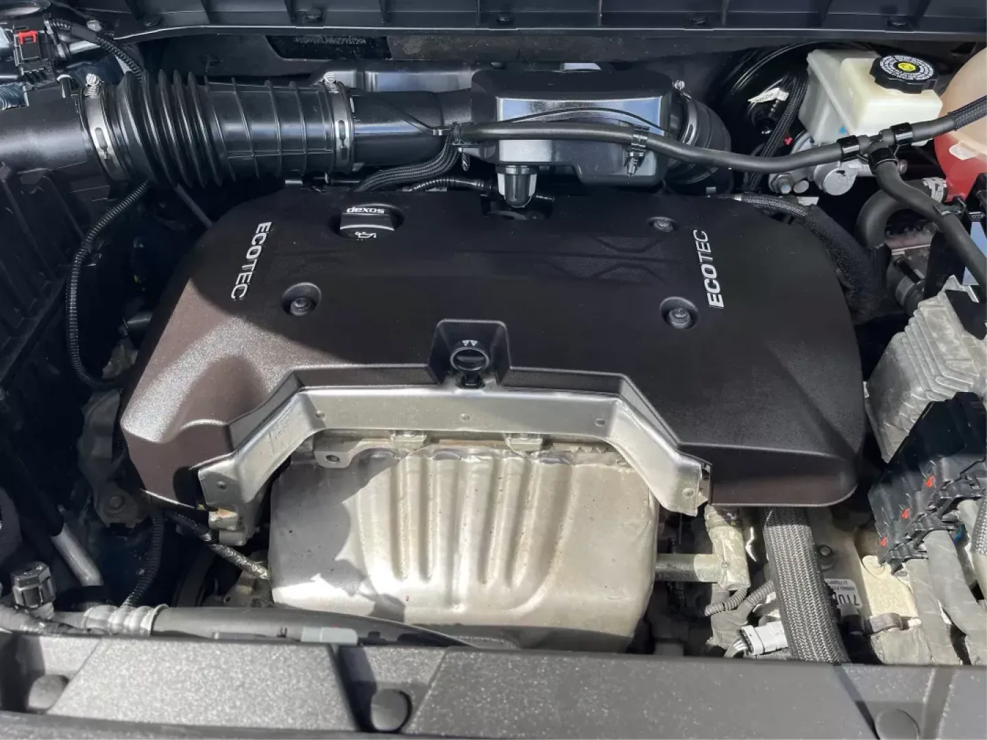 2017 GMC Acadia SLE-1 (1GKKNKLA5HZ) with an 2.5L I-4 gasoline direct injection engine, located at 880 E. National Road, OH, 45377, (937) 908-9800, 39.891918, -84.183975 - Photo#9