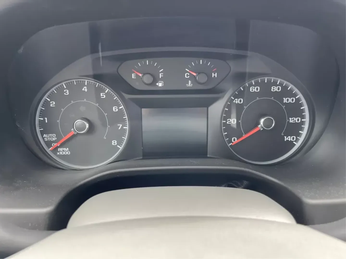 2017 GMC Acadia SLE-1 (1GKKNKLA5HZ) with an 2.5L I-4 gasoline direct injection engine, located at 880 E. National Road, OH, 45377, (937) 908-9800, 39.891918, -84.183975 - Photo#13