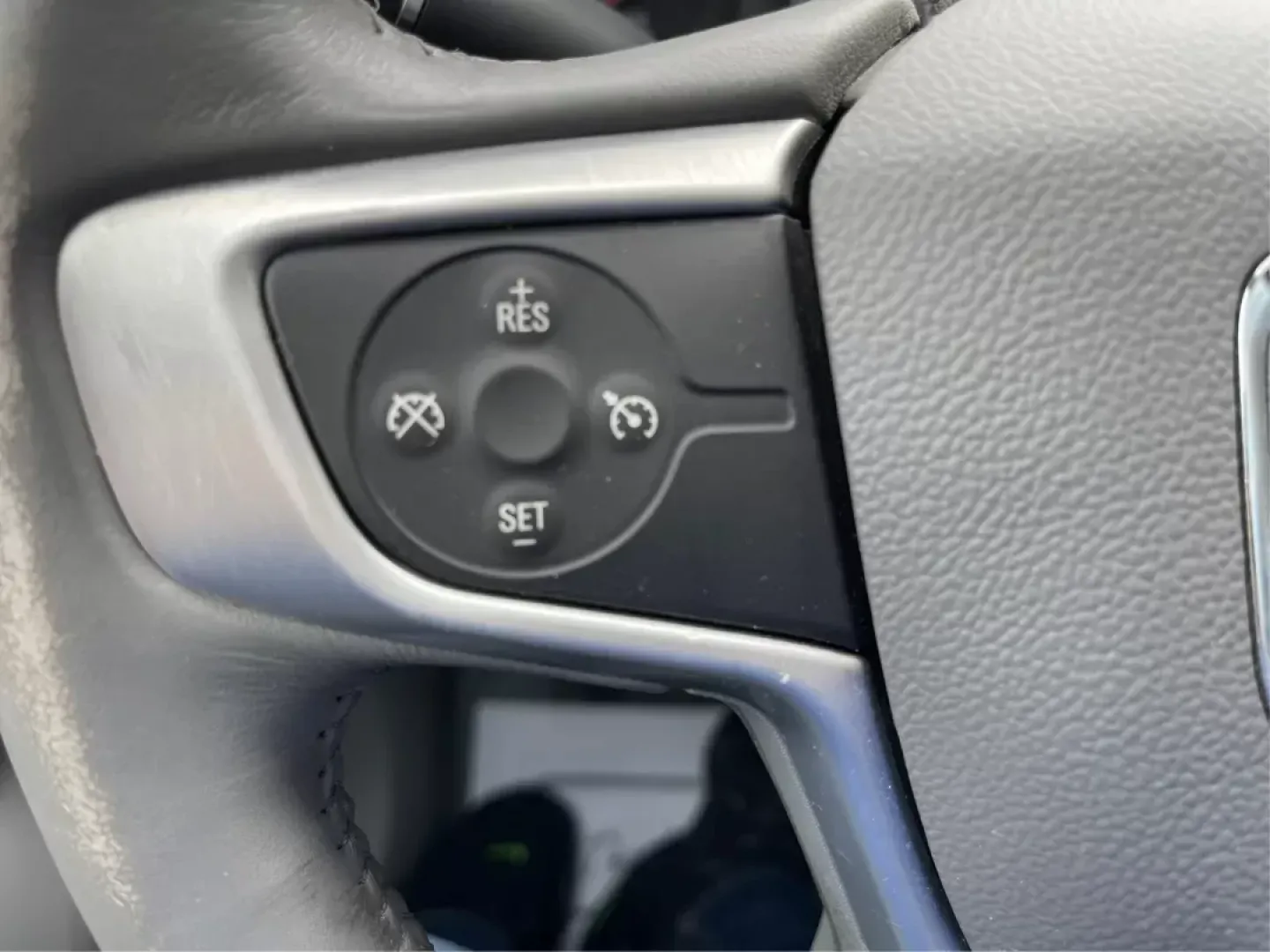 2017 GMC Acadia SLE-1 (1GKKNKLA5HZ) with an 2.5L I-4 gasoline direct injection engine, located at 880 E. National Road, OH, 45377, (937) 908-9800, 39.891918, -84.183975 - Photo#14