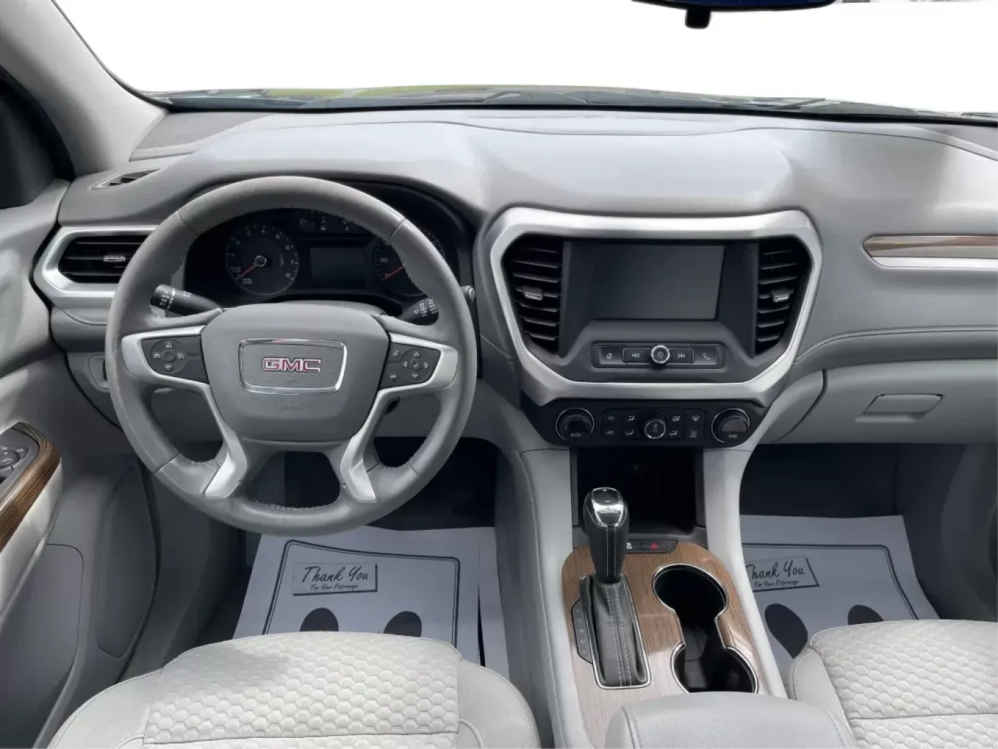 2017 GMC Acadia SLE-1 (1GKKNKLA5HZ) with an 2.5L I-4 gasoline direct injection engine, located at 880 E. National Road, OH, 45377, (937) 908-9800, 39.891918, -84.183975 - Photo#19