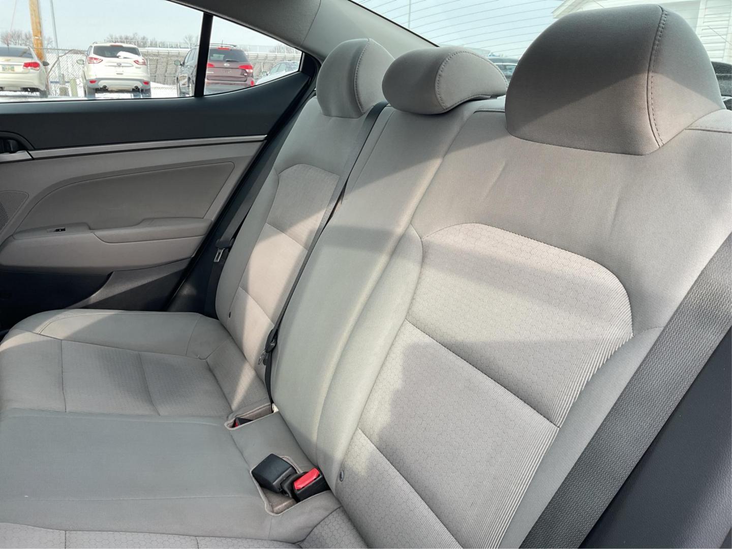 2017 Gray Hyundai Elantra SE (5NPD84LF3HH) with an Other engine, located at 880 E. National Road, OH, 45377, (937) 908-9800, 39.891918, -84.183975 - Photo#9