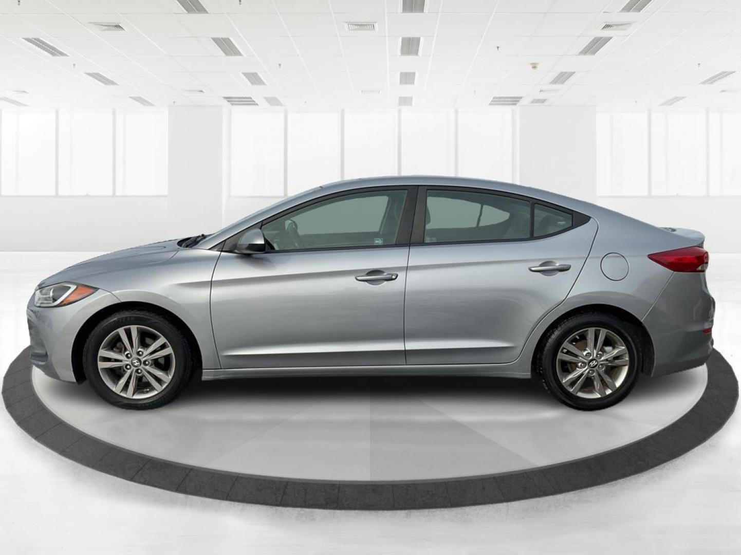 2017 Gray Hyundai Elantra SE (5NPD84LF3HH) with an Other engine, located at 880 E. National Road, OH, 45377, (937) 908-9800, 39.891918, -84.183975 - Photo#5