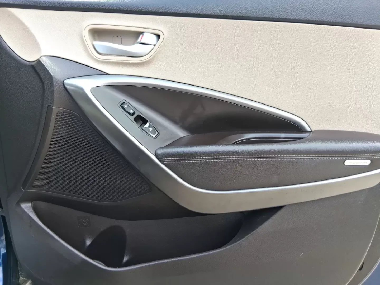 2017 Hyundai Santa Fe 2.4L (5XYZUDLB0HG) with an Theta II 2.4L I-4 gasoline direct injection engine, located at 880 E. National Road, OH, 45377, (937) 908-9800, 39.891918, -84.183975 - Photo#19