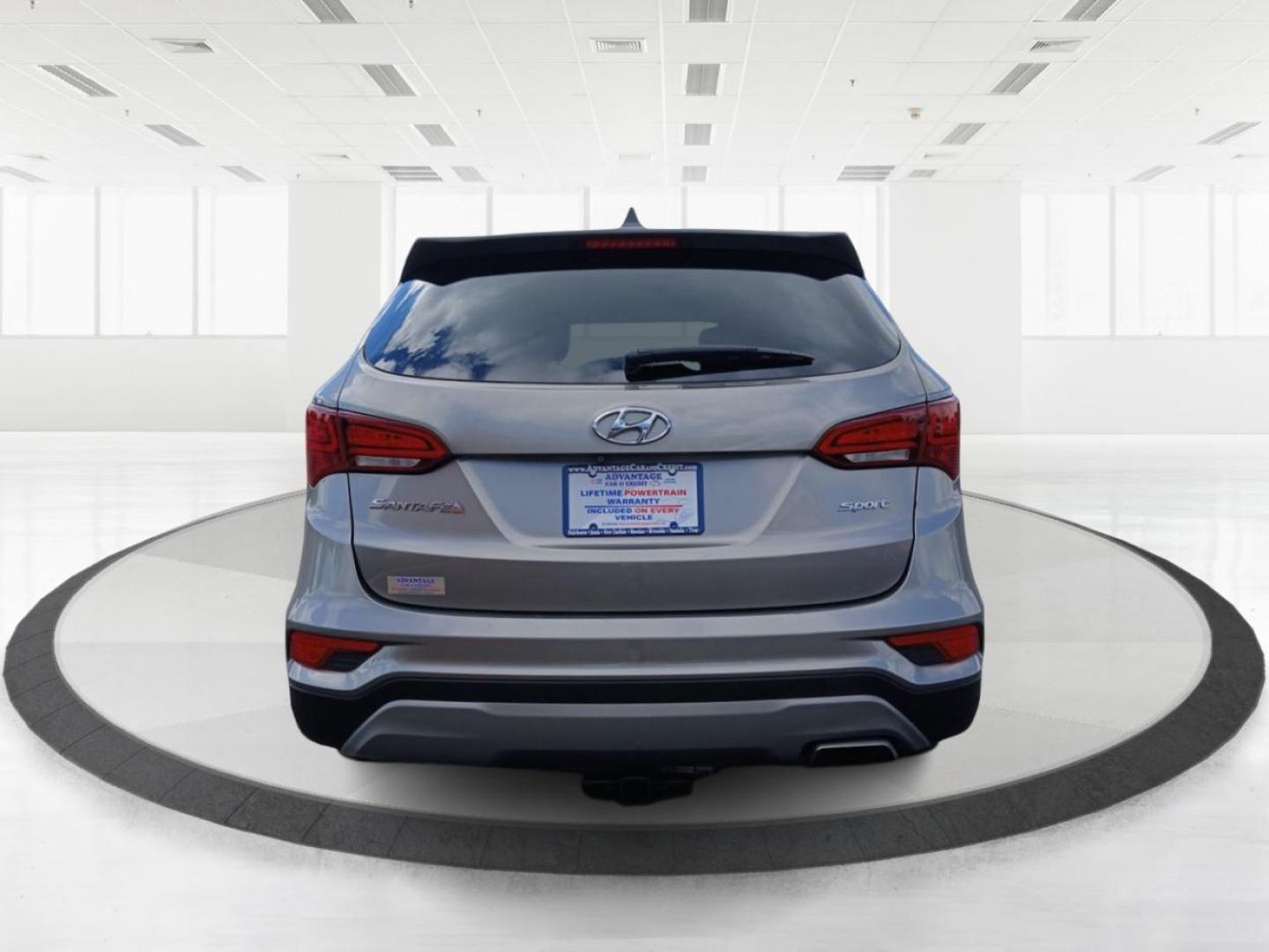 2017 Hyundai Santa Fe Sport 2.4 FWD (5NMZU3LB7HH) with an 2.4L L4 DOHC 16V engine, 6-Speed Automatic transmission, located at 1230 East Main St, Xenia, OH, 45385, (937) 908-9800, 39.688042, -83.910538 - Photo#3