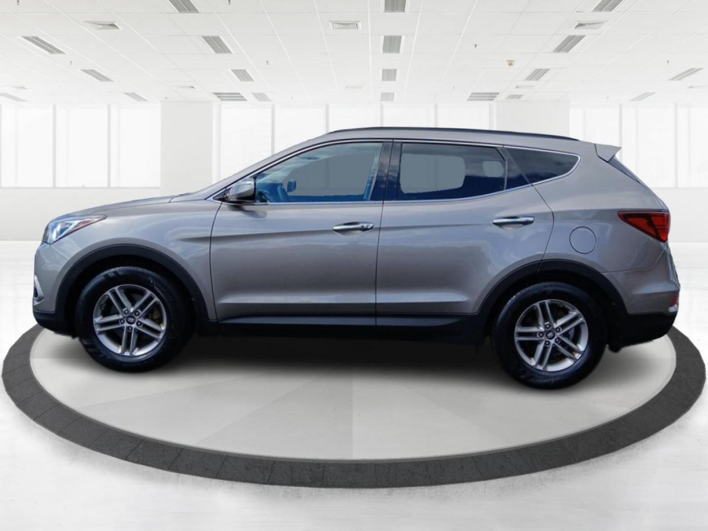 2017 Hyundai Santa Fe Sport 2.4 FWD (5NMZU3LB7HH) with an 2.4L L4 DOHC 16V engine, 6-Speed Automatic transmission, located at 1230 East Main St, Xenia, OH, 45385, (937) 908-9800, 39.688042, -83.910538 - Photo#5