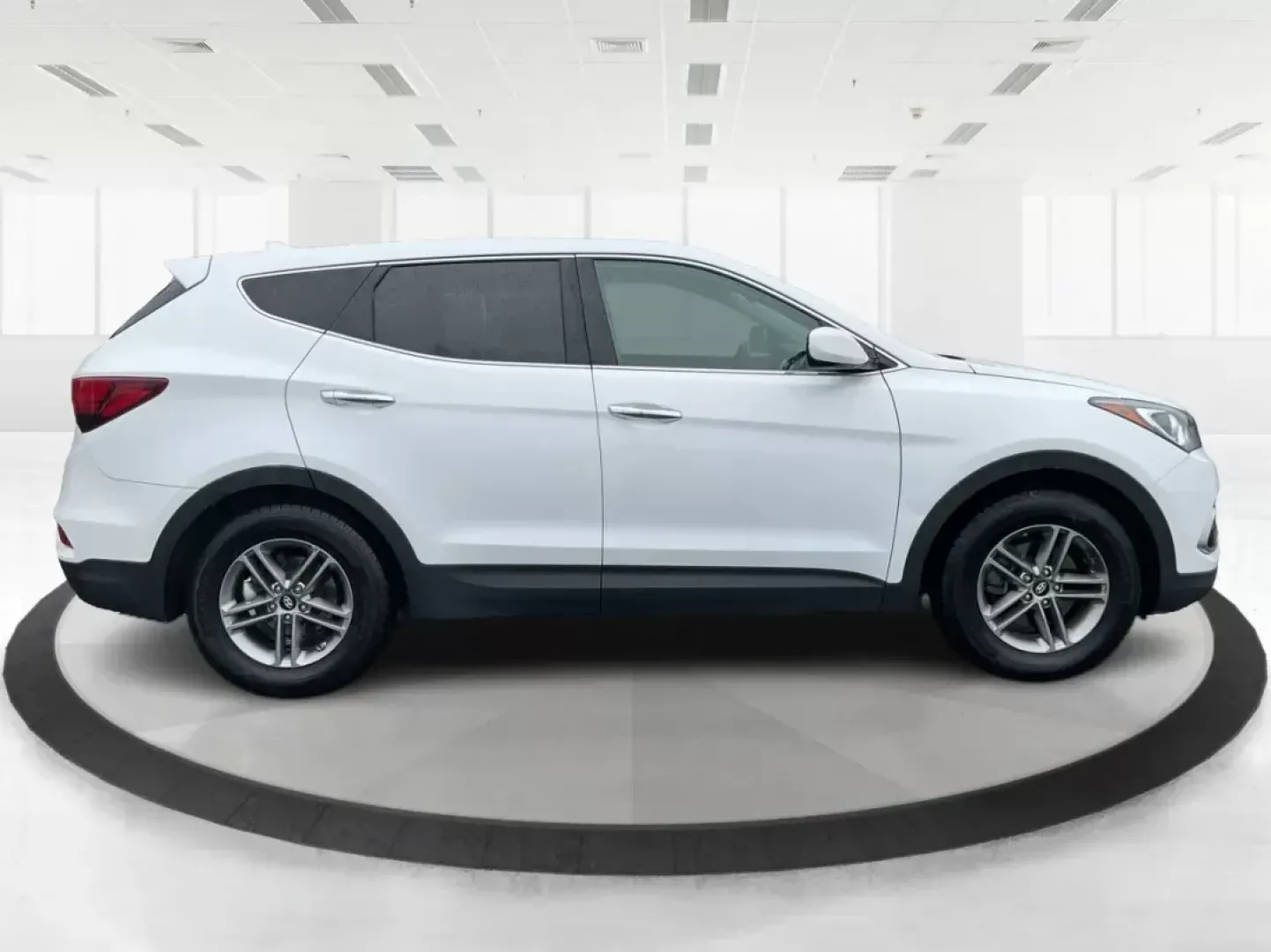 2017 Hyundai Santa Fe Sport 2.4L (5NMZT3LB8HH) with an Theta II 2.4L I-4 gasoline direct injection engine, located at 4508 South Dixie Dr, Moraine, OH, 45439, (937) 908-9800, 39.807072, -84.031563 - Photo#1