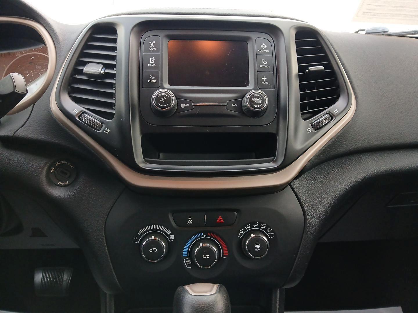 2017 Jeep Cherokee Sport 4WD (1C4PJMAB5HD) with an 2.4L L4 DOHC 16V engine, 9-Speed Automatic transmission, located at 1951 S Dayton Lakeview Rd., New Carlisle, OH, 45344, (937) 908-9800, 39.890999, -84.050255 - Photo#12