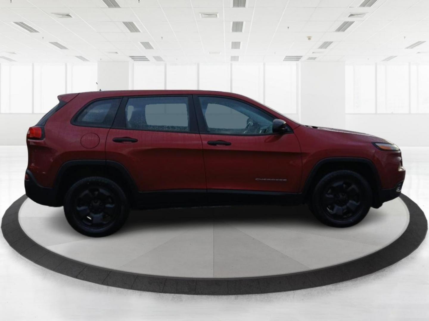 2017 Jeep Cherokee Sport 4WD (1C4PJMAB5HD) with an 2.4L L4 DOHC 16V engine, 9-Speed Automatic transmission, located at 1951 S Dayton Lakeview Rd., New Carlisle, OH, 45344, (937) 908-9800, 39.890999, -84.050255 - Photo#1