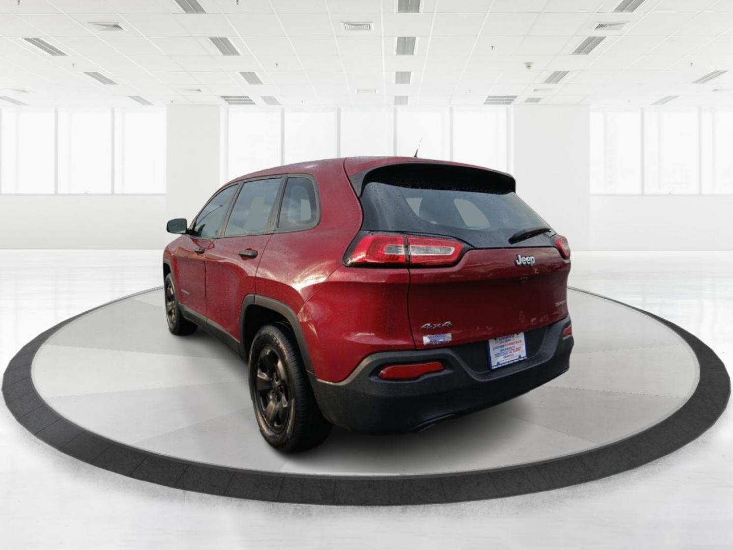 2017 Jeep Cherokee Sport 4WD (1C4PJMAB5HD) with an 2.4L L4 DOHC 16V engine, 9-Speed Automatic transmission, located at 1951 S Dayton Lakeview Rd., New Carlisle, OH, 45344, (937) 908-9800, 39.890999, -84.050255 - Photo#4