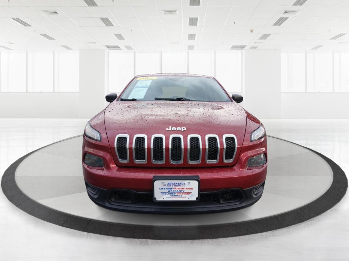 2017 Jeep Cherokee Sport 4WD (1C4PJMAB5HD) with an 2.4L L4 DOHC 16V engine, 9-Speed Automatic transmission, located at 1951 S Dayton Lakeview Rd., New Carlisle, OH, 45344, (937) 908-9800, 39.890999, -84.050255 - Photo#6