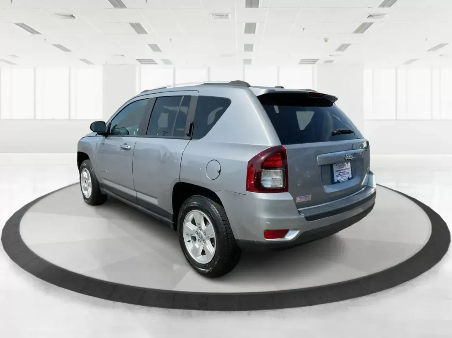 2017 Jeep Compass Latitude FWD (1C4NJCEA3HD) with an Other engine, located at 880 E. National Road, OH, 45377, (937) 908-9800, 39.891918, -84.183975 - Photo#4