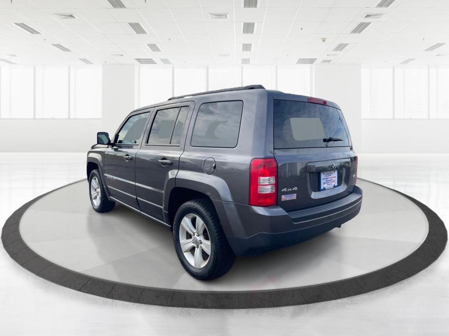 2017 Jeep Patriot Latitude 4WD (1C4NJRFB3HD) with an 2.4L L4 DOHC 16V engine, located at 4508 South Dixie Dr, Moraine, OH, 45439, (937) 908-9800, 39.807072, -84.031563 - Photo#4