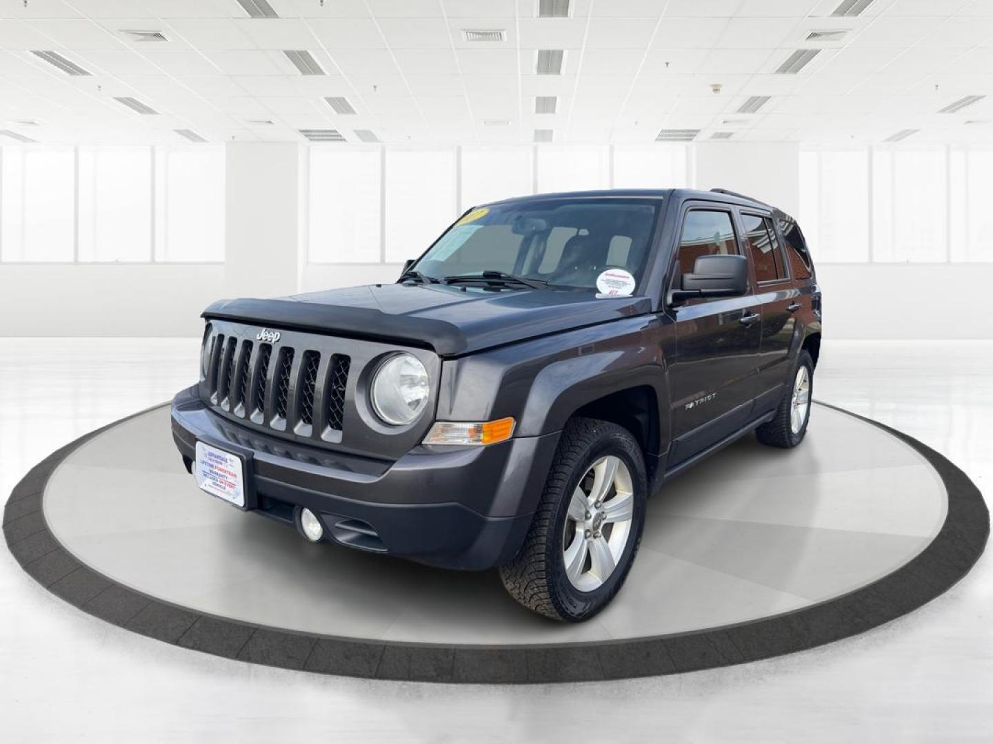 2017 Jeep Patriot Latitude 4WD (1C4NJRFB3HD) with an 2.4L L4 DOHC 16V engine, located at 4508 South Dixie Dr, Moraine, OH, 45439, (937) 908-9800, 39.807072, -84.031563 - Photo#7