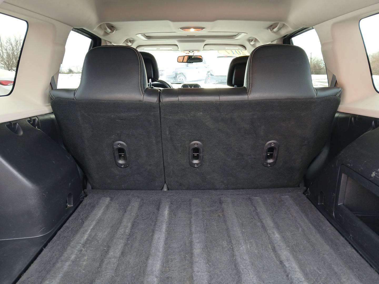 2017 Jeep Patriot Latitude 2WD (1C4NJPFA3HD) with an 2.0L L4 DOHC 16V engine, located at 1099 N County Rd 25A , Troy, OH, 45373, (937) 908-9800, 40.057041, -84.215462 - Photo#11