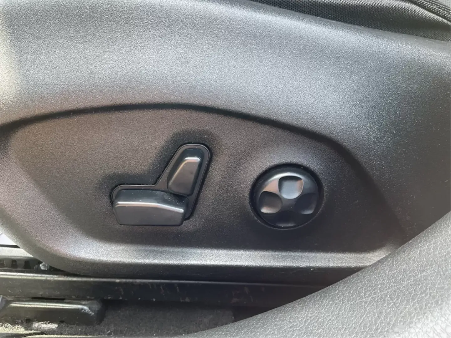 2017 Jeep Renegade Latitude FWD (ZACCJABB4HP) with an Other engine, located at 8750 N County Rd 25A, Piqua, OH, 45356, (937) 908-9800, 40.164391, -84.232513 - Photo#17