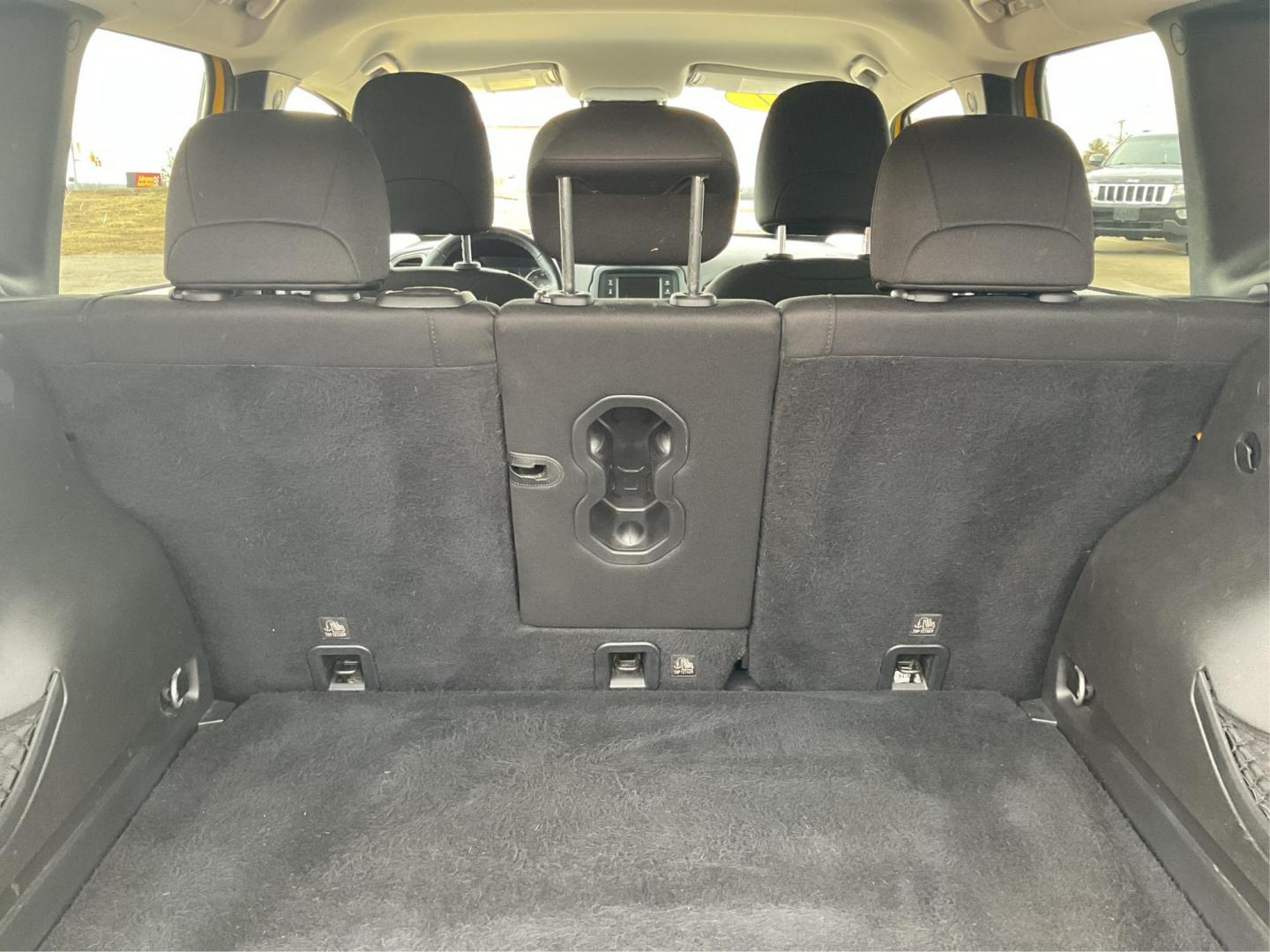 2017 Jeep Renegade Latitude 4x4 (ZACCJBBB3HP) with an MultiAir 1.4L I-4 variable valve control engine, located at 4508 South Dixie Dr, Moraine, OH, 45439, (937) 908-9800, 39.807072, -84.031563 - Photo#10