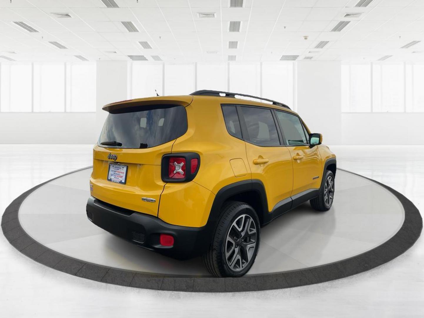 2017 Jeep Renegade Latitude 4x4 (ZACCJBBB3HP) with an MultiAir 1.4L I-4 variable valve control engine, located at 4508 South Dixie Dr, Moraine, OH, 45439, (937) 908-9800, 39.807072, -84.031563 - Photo#2