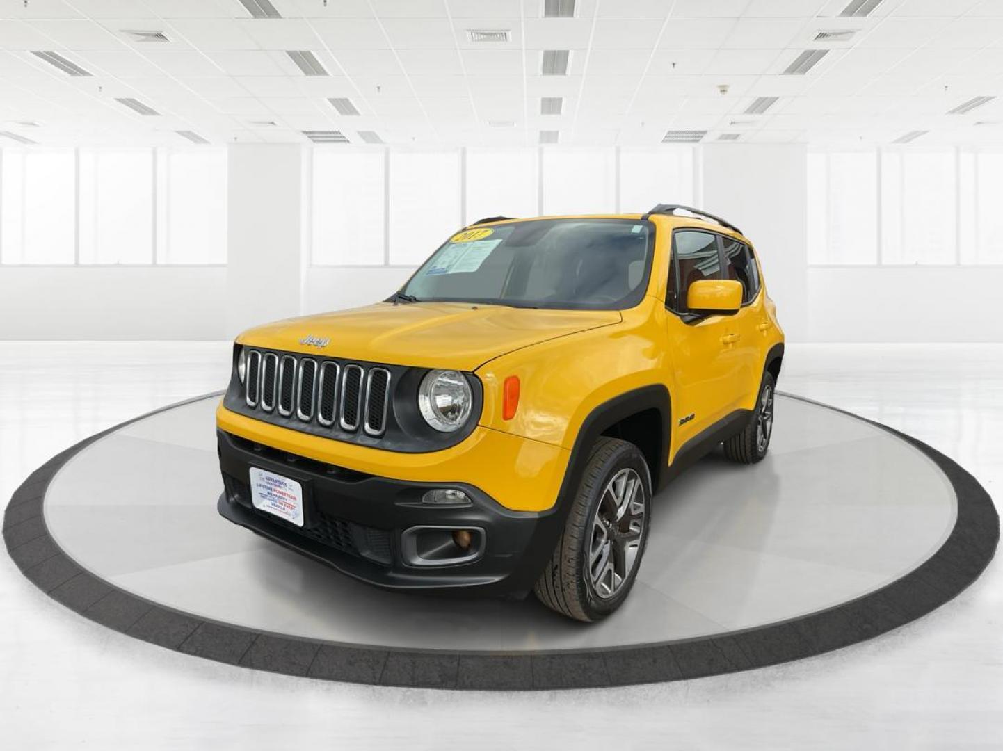 2017 Jeep Renegade Latitude 4x4 (ZACCJBBB3HP) with an MultiAir 1.4L I-4 variable valve control engine, located at 4508 South Dixie Dr, Moraine, OH, 45439, (937) 908-9800, 39.807072, -84.031563 - Photo#6
