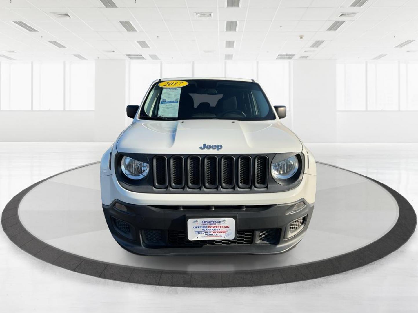 2017 Jeep Renegade Sport 4x4 (ZACCJBAH3HP) with an MultiAir 1.4L I-4 variable valve control engine, Manual transmission, located at 1099 N County Rd 25A , Troy, OH, 45373, (937) 908-9800, 40.057041, -84.215462 - Photo#4