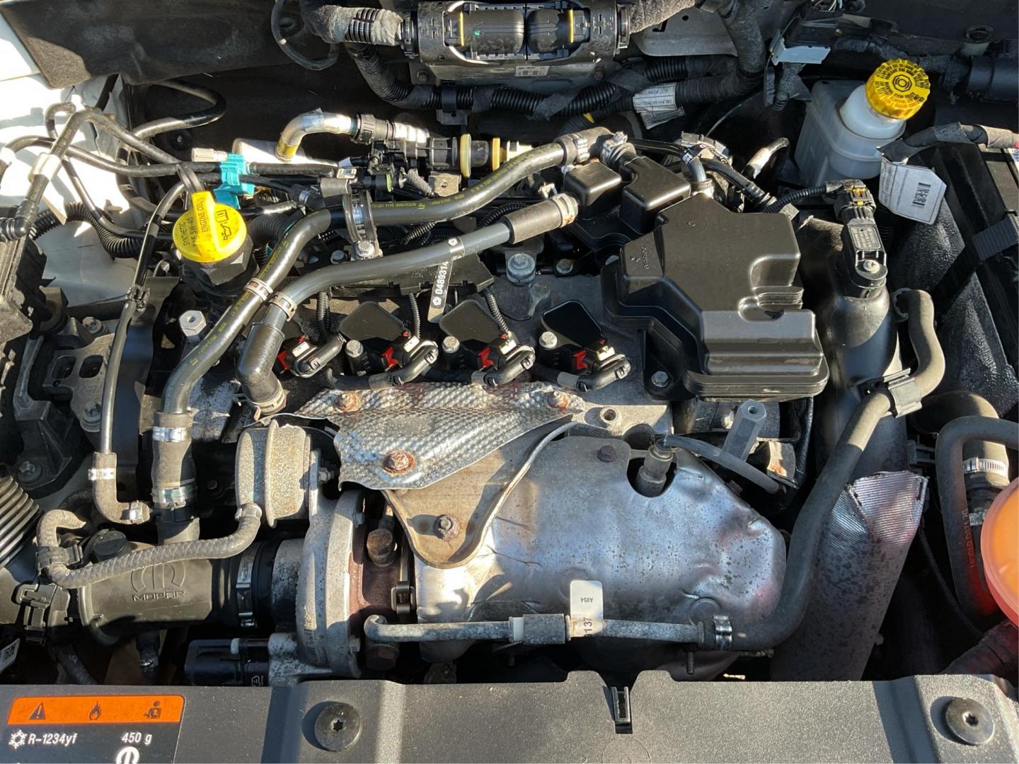 2017 Jeep Renegade Sport 4x4 (ZACCJBAH3HP) with an MultiAir 1.4L I-4 variable valve control engine, Manual transmission, located at 1099 N County Rd 25A , Troy, OH, 45373, (937) 908-9800, 40.057041, -84.215462 - Photo#8
