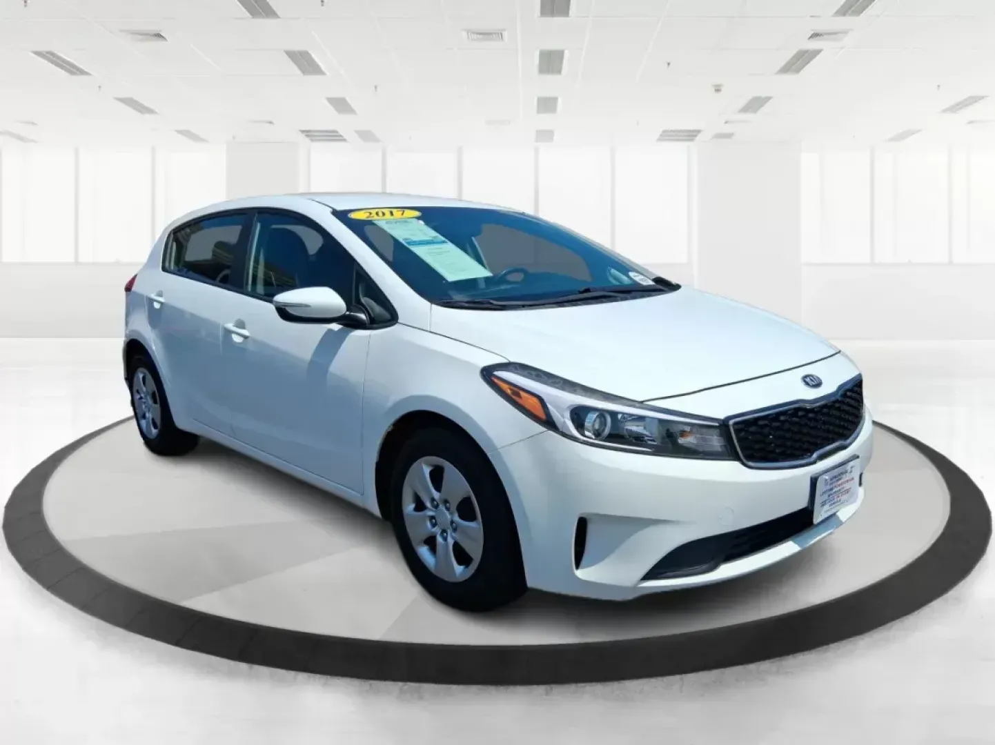2017 Kia Forte LX (KNAFK5A8XH5) with an 2L I-4 DOHC engine, located at 1230 East Main St, Xenia, OH, 45385, (937) 908-9800, 39.688042, -83.910538 - Photo#0