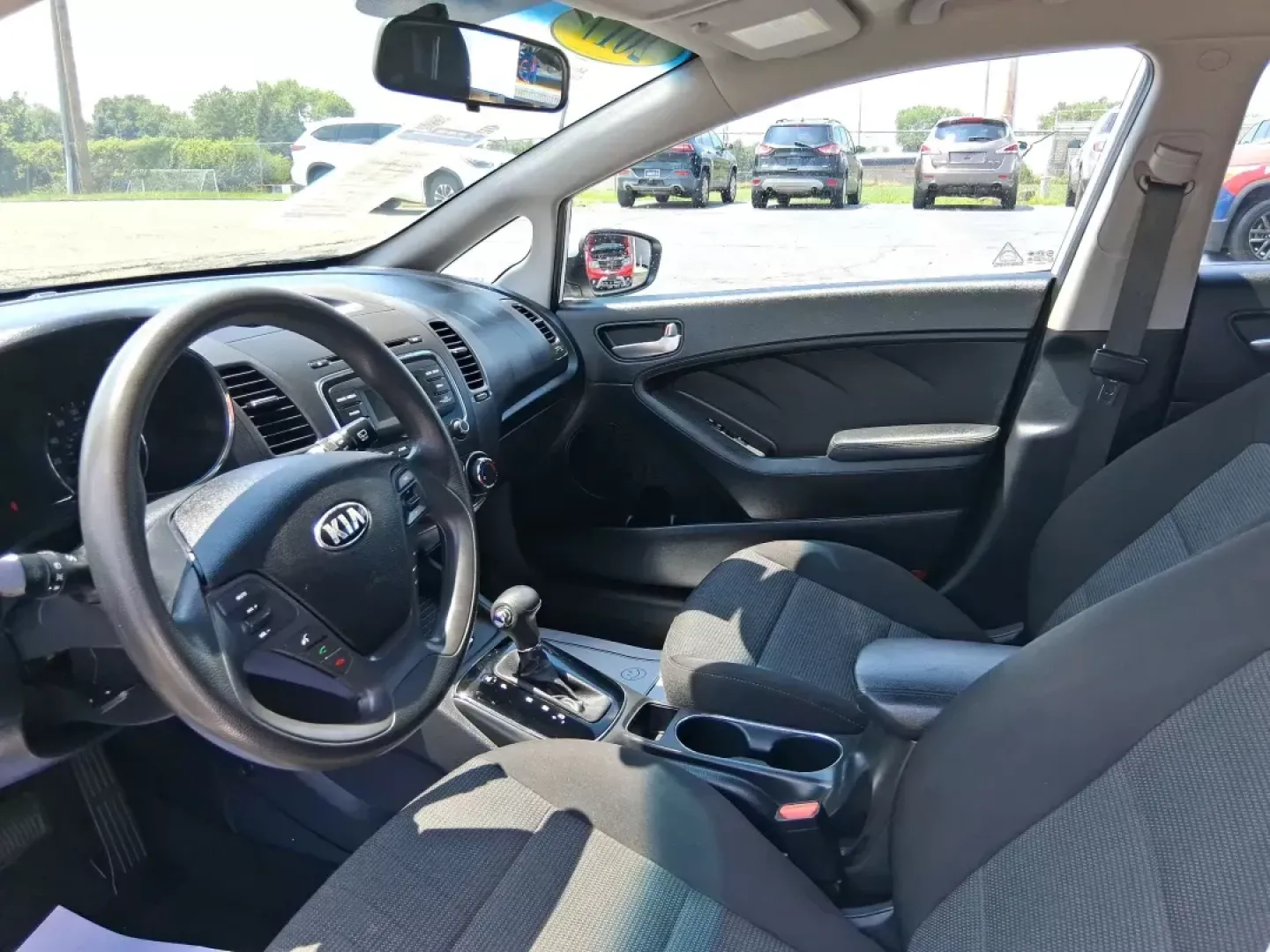 2017 Kia Forte LX (KNAFK5A8XH5) with an 2L I-4 DOHC engine, located at 1230 East Main St, Xenia, OH, 45385, (937) 908-9800, 39.688042, -83.910538 - Photo#8
