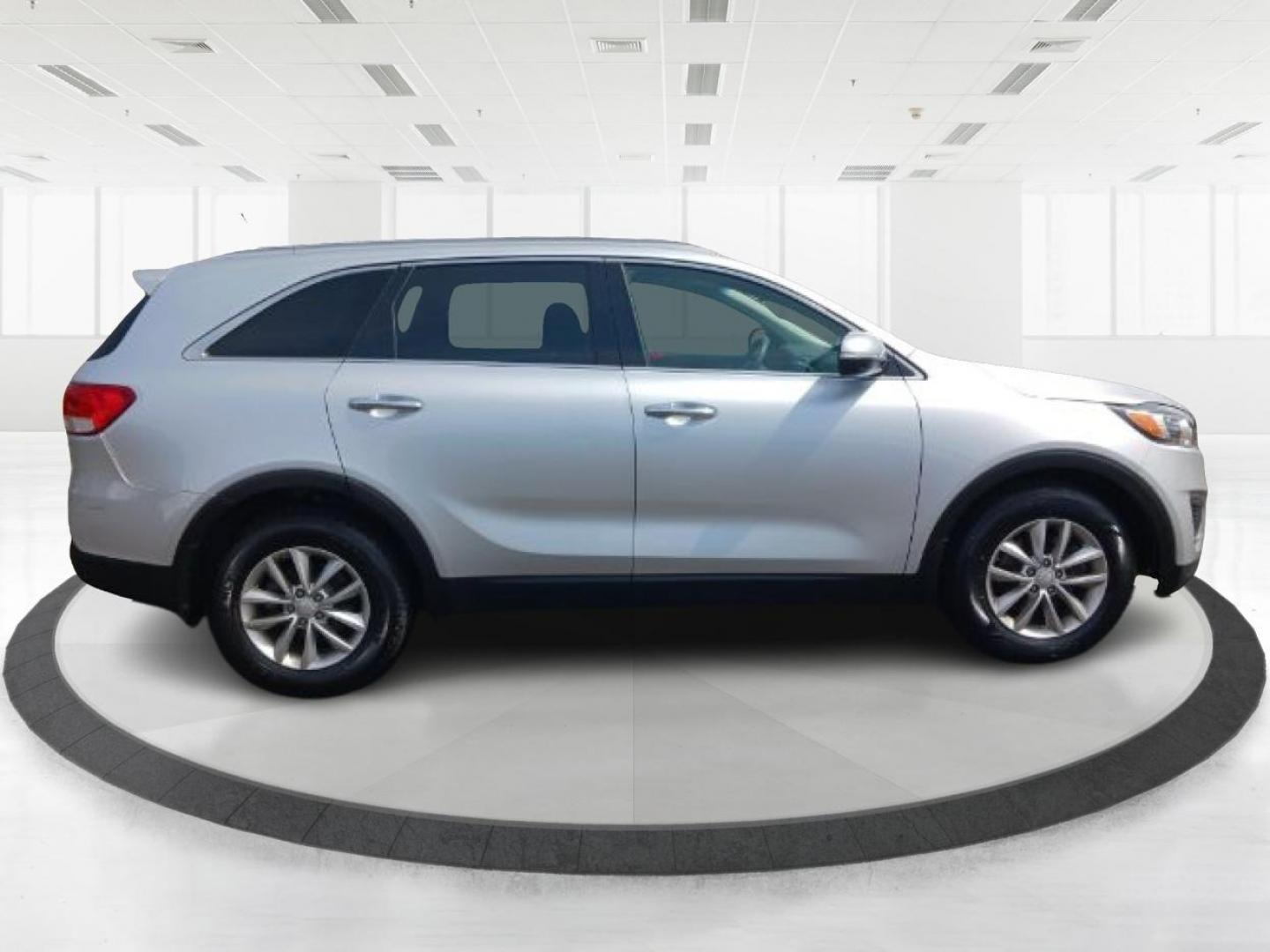 2017 Kia Sorento LX 2WD (5XYPG4A37HG) with an 2.4L L4 DOHC 16V engine, 6-Speed Automatic transmission, located at 1951 S Dayton Lakeview Rd., New Carlisle, OH, 45344, (937) 908-9800, 39.890999, -84.050255 - Photo#1