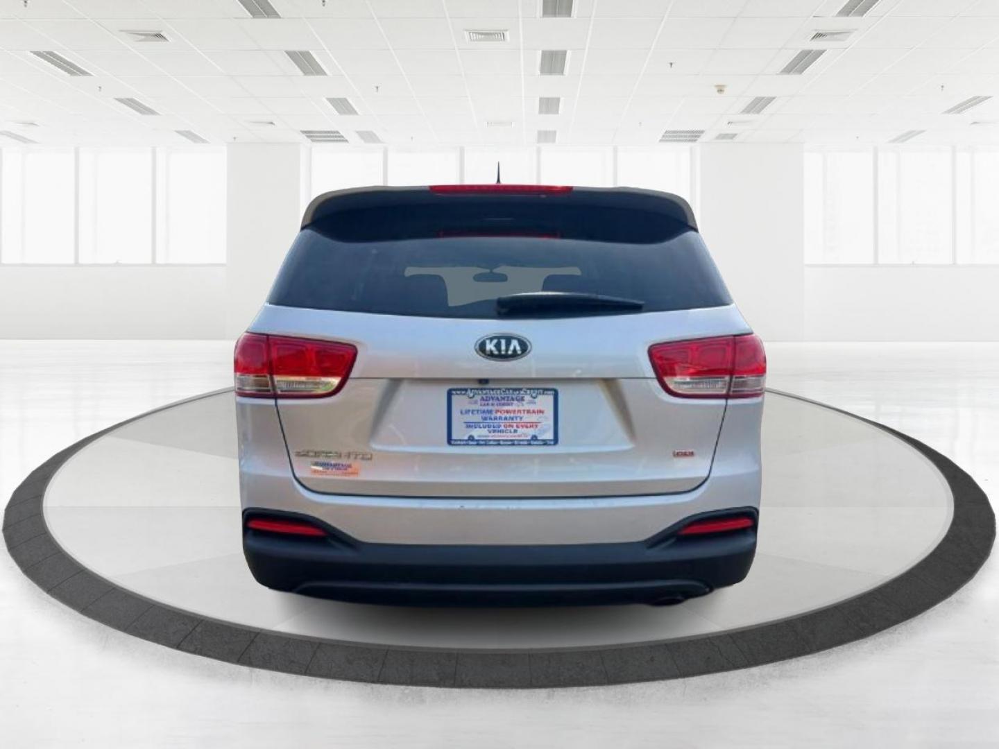 2017 Kia Sorento LX 2WD (5XYPG4A37HG) with an 2.4L L4 DOHC 16V engine, 6-Speed Automatic transmission, located at 1951 S Dayton Lakeview Rd., New Carlisle, OH, 45344, (937) 908-9800, 39.890999, -84.050255 - Photo#2