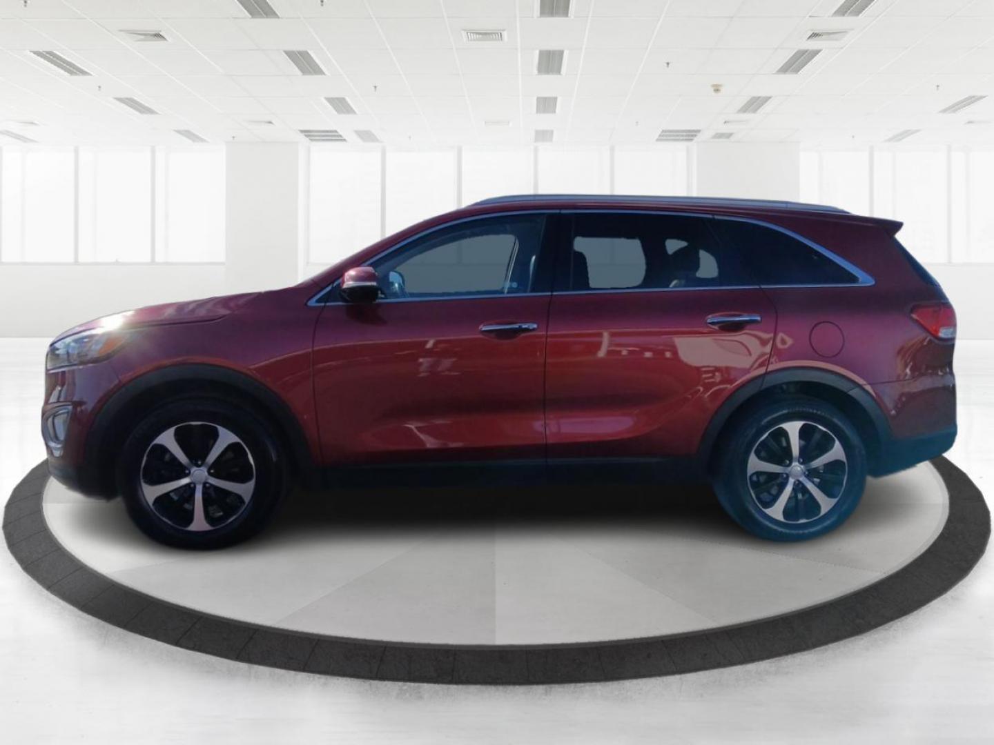 2017 Kia Sorento EX 2WD (5XYPH4A17HG) with an 2.0L L4 DOHC 16V engine, 6-Speed Automatic transmission, located at 401 Woodman Dr, Riverside, OH, 45431, (937) 908-9800, 39.761024, -84.120956 - Photo#5